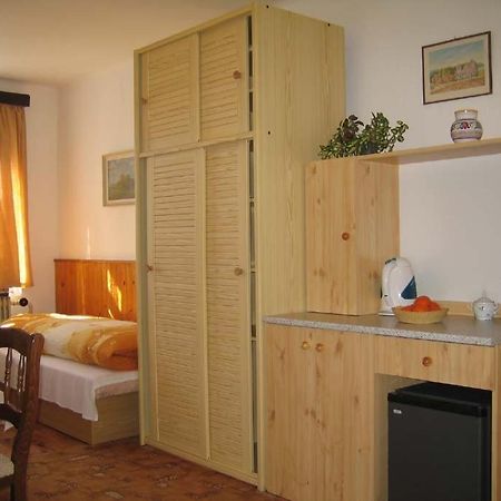 Penzion Nevcehle Urbanov Exterior foto